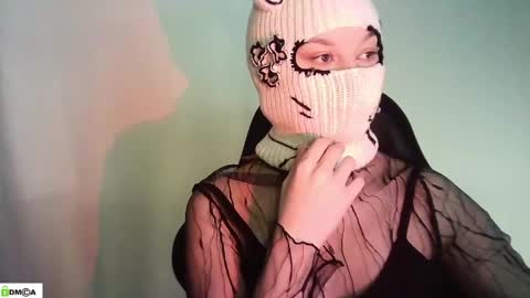 Renesme White Im here from Monday to Friday online show from 05-02-26, 01:54