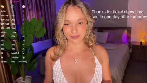 Snapshot of evielina chatting on 07-05-26, 04:19 evielina online show from 07-05-26, 04:19