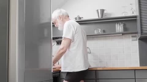 Snapshot of ewaldwillems99 chatting on 04-08-26, 12:49 Naaktloper online show from 04-08-26, 12:49