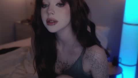 Alyson online show from 02-18-25, 04:37