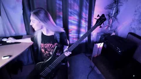 my real name is Irene but Exo is oke too  online show from 09-20-25, 09:16