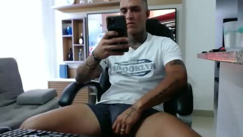 Snapshot of exotic_dude chatting on 09-12-25, 10:10 camilo online show from 09-12-25, 10:10