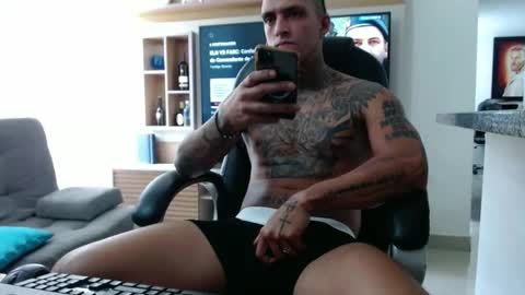 Snapshot of exotic_dude chatting on 09-24-25, 07:06 camilo online show from 09-24-25, 07:06