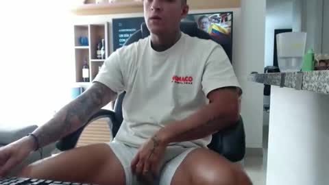 Snapshot of exotic_dude chatting on 03-31-26, 02:06 camilo online show from 03-31-26, 02:06