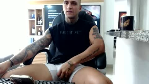 Snapshot of exotic_dude chatting on 07-05-26, 02:57 camilo online show from 07-05-26, 02:57