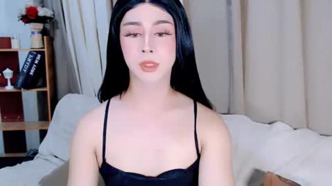 Snapshot of expensive_elise chatting on 06-12-26, 12:26 expensive_elise online show from 06-12-26, 12:26