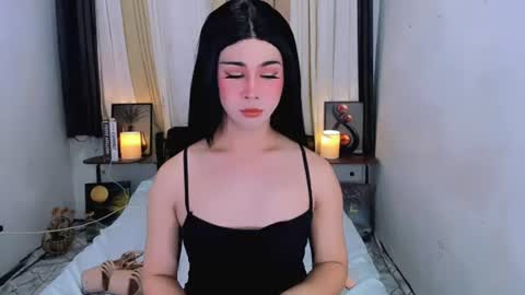 Snapshot of expensive_elise chatting on 06-18-26, 11:14 expensive_elise online show from 06-18-26, 11:14