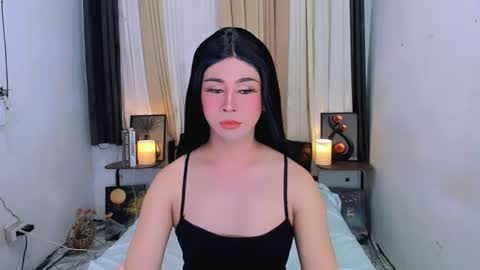 Snapshot of expensive_elise chatting on 06-24-26, 11:53 expensive_elise online show from 06-24-26, 11:53