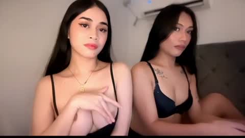 Snapshot of expensivets_chloe chatting on 06-26-26, 06:23 chloee online show from 06-26-26, 06:23