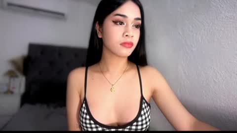 Snapshot of expensivets_chloe chatting on 07-14-26, 02:16 chloee online show from 07-14-26, 02:16