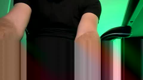 Snapshot of faceless_cowboy chatting on 11-22-25, 10:36 Alex online show from 11-22-25, 10:36