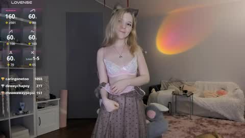 Snapshot of fairy_casey chatting on 04-21-26, 01:42 fairy_casey online show from 04-21-26, 01:42