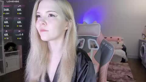 Snapshot of fairy_casey chatting on 05-08-26, 10:37 fairy_casey online show from 05-08-26, 10:37