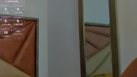 Snapshot of faloonroussel chatting on 05-20-26, 06:36 Faloon online show from 05-20-26, 06:36