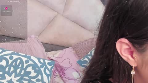 Snapshot of faloonroussel chatting on 05-25-26, 06:14 Faloon online show from 05-25-26, 06:14