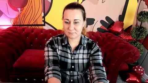 Snapshot of famousemuse chatting on 03-25-26, 01:50 famousemuse online show from 03-25-26, 01:50