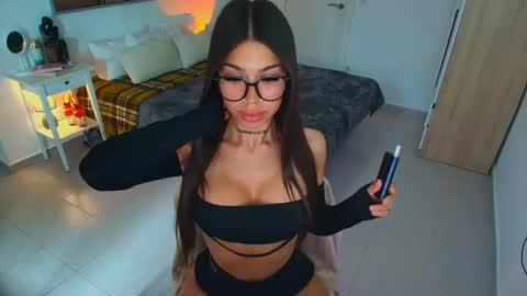 Jennifer online show from 06-09-26, 12:39