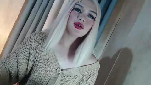 DANIELLA - DONT FORGET TO GIVE ME A THUMBSU UP online show from 05-18-26, 10:48