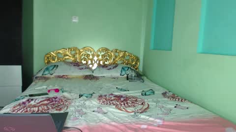 farfalina online show from 03-08-26, 05:00