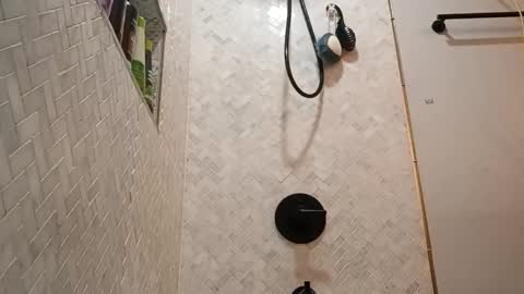 Snapshot of farmerluke457 chatting on 10-26-25, 05:02 farmerluke457 online show from 10-26-25, 05:02