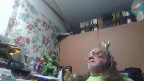 Fred. online show from 05-18-26, 04:40