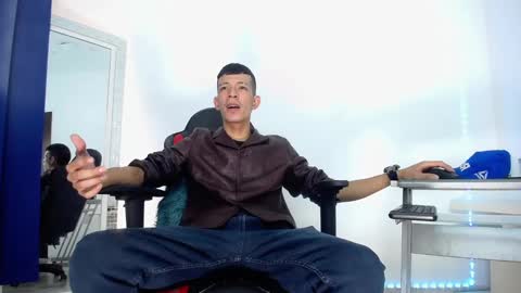 Favel Gomez online show from 12-20-24, 07:50