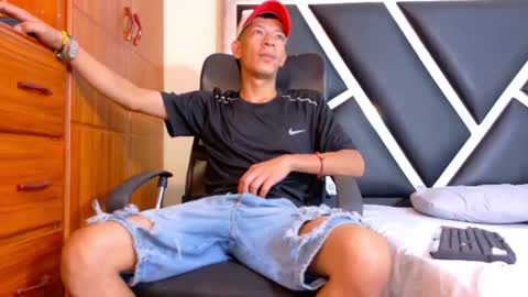 Favel Gomez online show from 08-08-26, 12:07