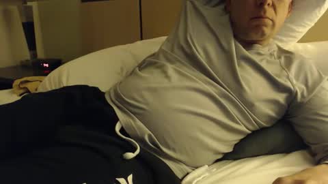 Snapshot of fdguy44 chatting on 04-05-26, 11:46 K online show from 04-05-26, 11:46