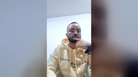 Snapshot of federico_ojitosverdes chatting on 06-15-26, 07:10 Federico Ofarrel online show from 06-15-26, 07:10