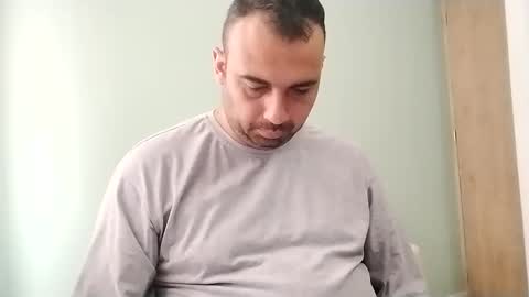 Snapshot of federikofer2 chatting on 02-08-25, 03:53 federico online show from 02-08-25, 03:53