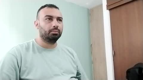 Snapshot of federikofer2 chatting on 03-01-25, 03:05 federico online show from 03-01-25, 03:05