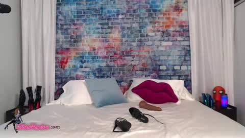 Snapshot of feliciahardon chatting on 05-06-26, 09:20 Felicia Hardon online show from 05-06-26, 09:20