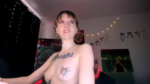 Fely online show from 05-20-26, 03:07