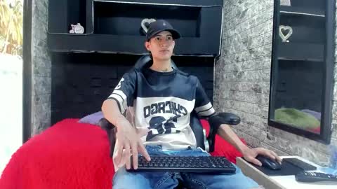 felipe fiire online show from 05-01-26, 01:59