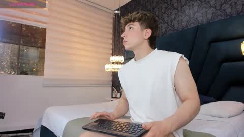 Femboy Max online show from 03-16-26, 11:47