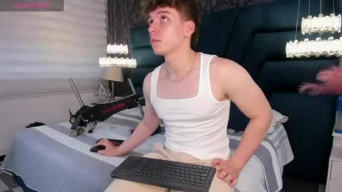 Snapshot of femboy_max chatting on 07-11-26, 11:46 Femboy Max online show from 07-11-26, 11:46