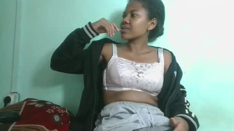 fenou122745 online show from 02-21-26, 07:37