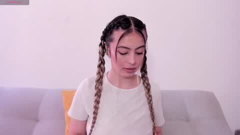 Snapshot of fernanda_aaa chatting on 06-12-26, 03:11 fernanda online show from 06-12-26, 03:11
