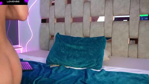 fernanda_thail_ online show from 04-08-26, 08:09