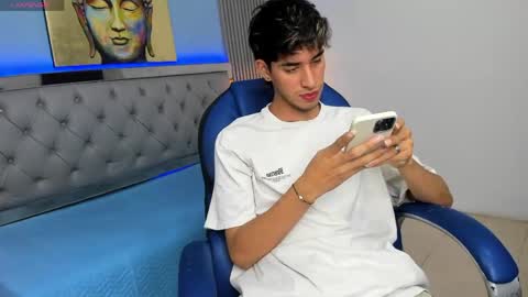 FER PHOENIX online show from 04-08-26, 04:01