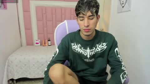 FER PHOENIX online show from 04-10-26, 03:45