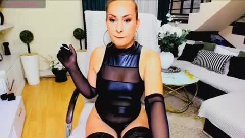 Snapshot of fetishfantasyeve chatting on 06-27-26, 05:40 Fetishfantasyme my X online show from 06-27-26, 05:40