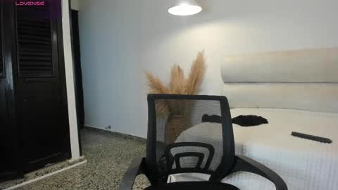 Freyja  online show from 09-23-25, 01:41