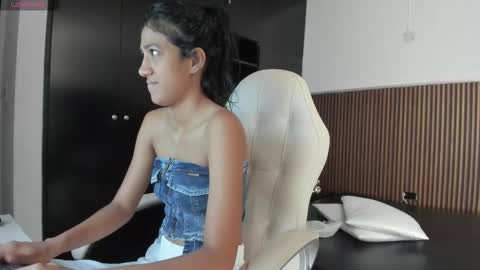 Freyja  online show from 10-24-25, 04:25