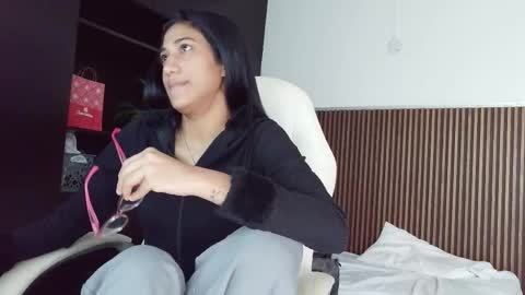 Freyja  online show from 12-19-25, 04:47