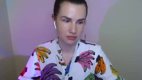 Mia online show from 07-02-26, 10:21