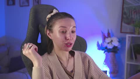 Snapshot of filipinaadams chatting on 12-12-24, 03:27 cap and Lana online show from 12-12-24, 03:27