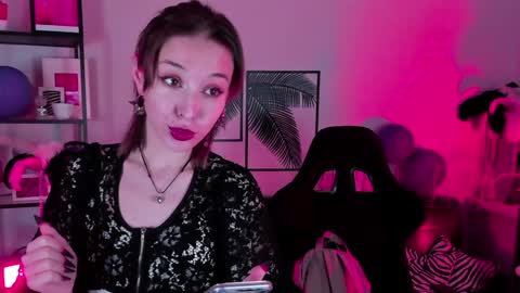 Snapshot of filipinaadams chatting on 12-18-24, 08:31 cap and Lana online show from 12-18-24, 08:31