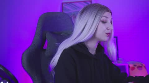 Snapshot of filipinaadams chatting on 12-21-24, 08:28 cap and Lana online show from 12-21-24, 08:28