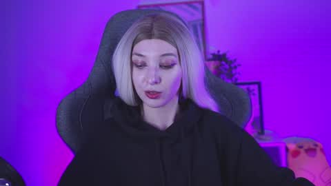 Snapshot of filipinaadams chatting on 12-21-24, 11:33 cap and Lana online show from 12-21-24, 11:33